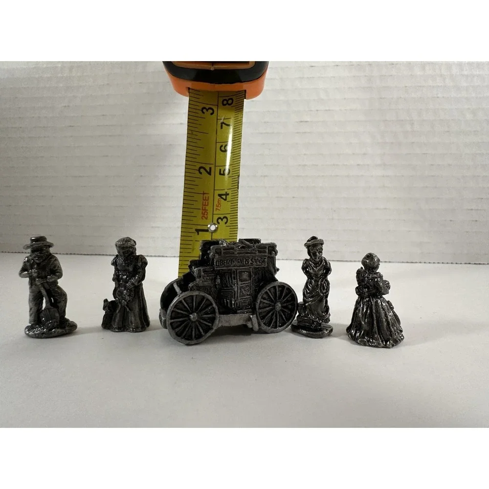 The Americana Pewter Collection AH48 HO Liberty Falls Stagecoach & Figures Set